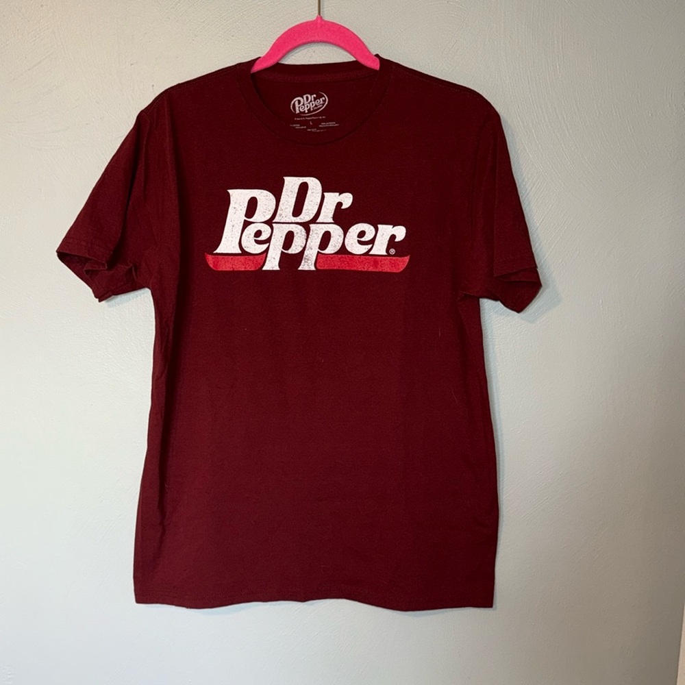 E Dr Pepper Soda brand tee logo large